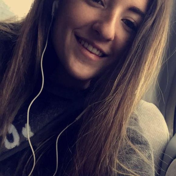 Meet your Posher, Amanda - Picture 1 of 1